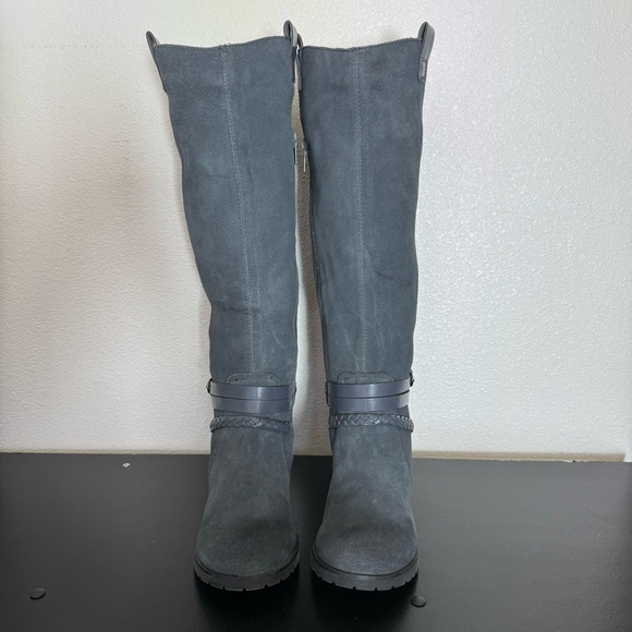 BC Gray Leather Knee High Boots Size 6.5 - Picture 4 of 7